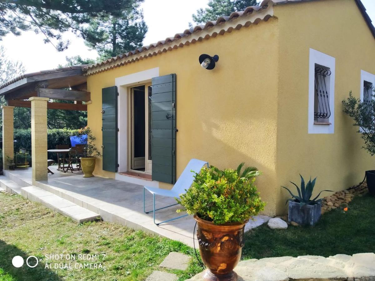 Proche Uzes Petit Gite Avec Grande Cuisine D'Ete Et Piscine Saint-Siffret Exteriör bild